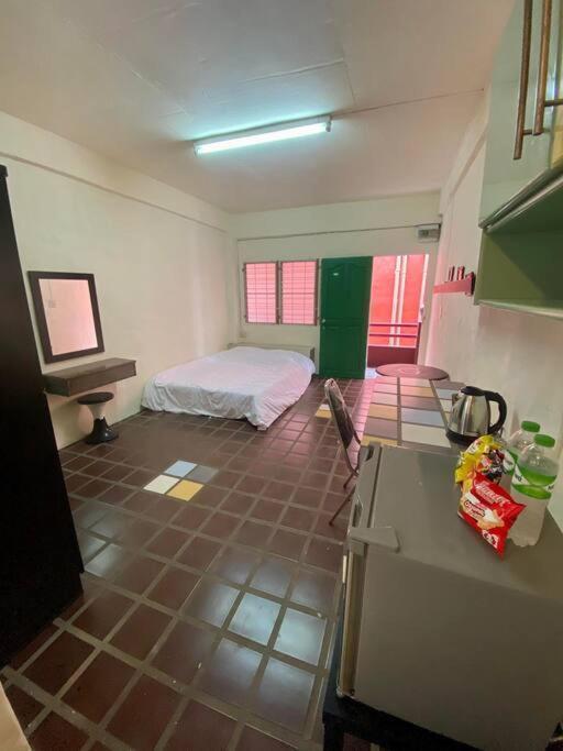 Ratanawong Place 516 Bangkok Luaran gambar